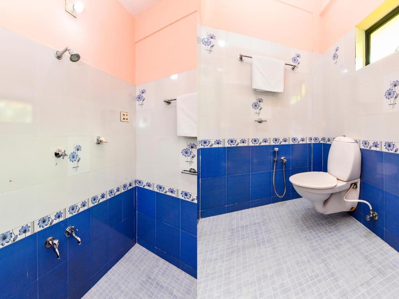 Thomson Regency Hotell Alwaye Exteriör bild