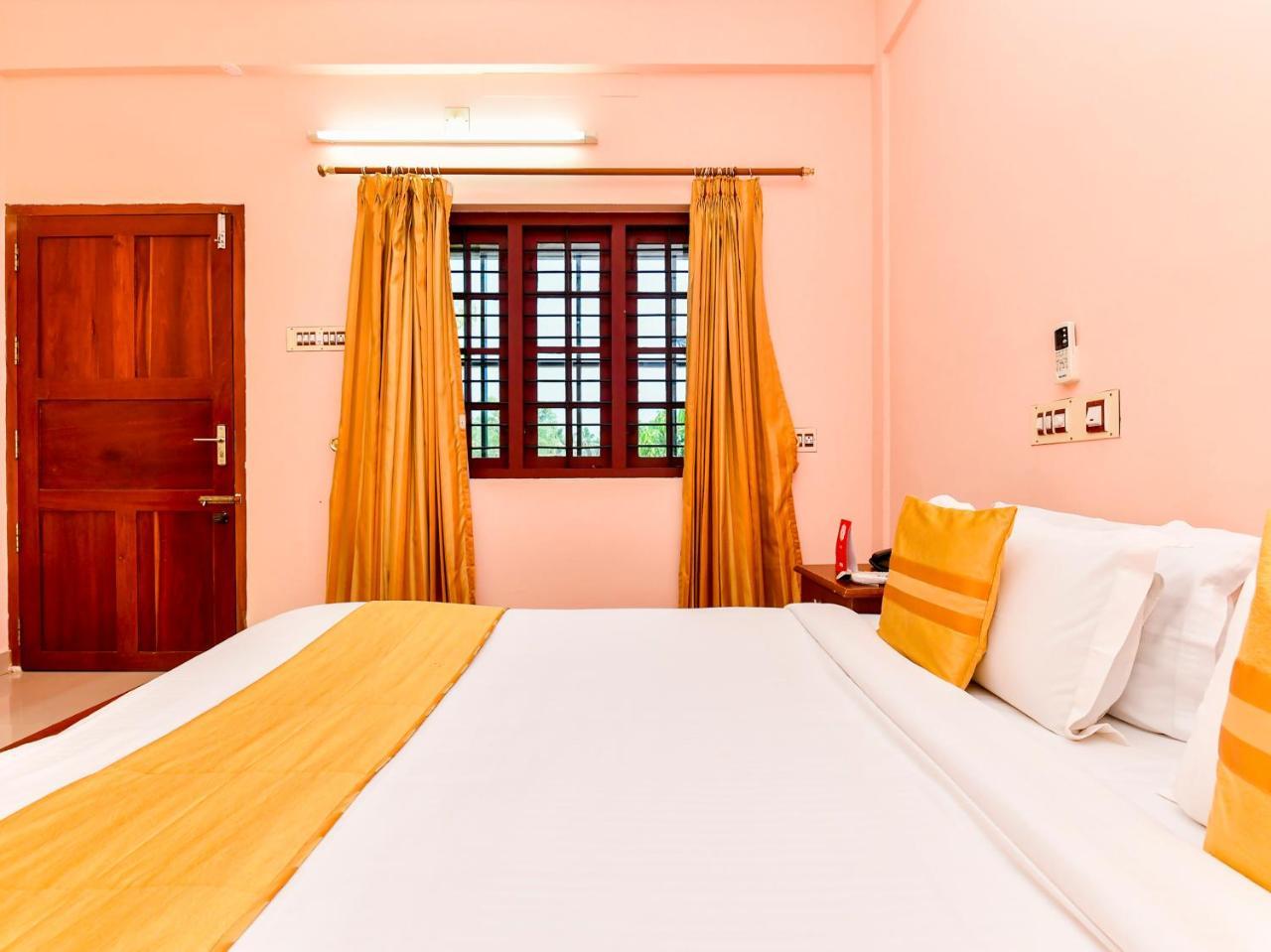 Thomson Regency Hotell Alwaye Exteriör bild