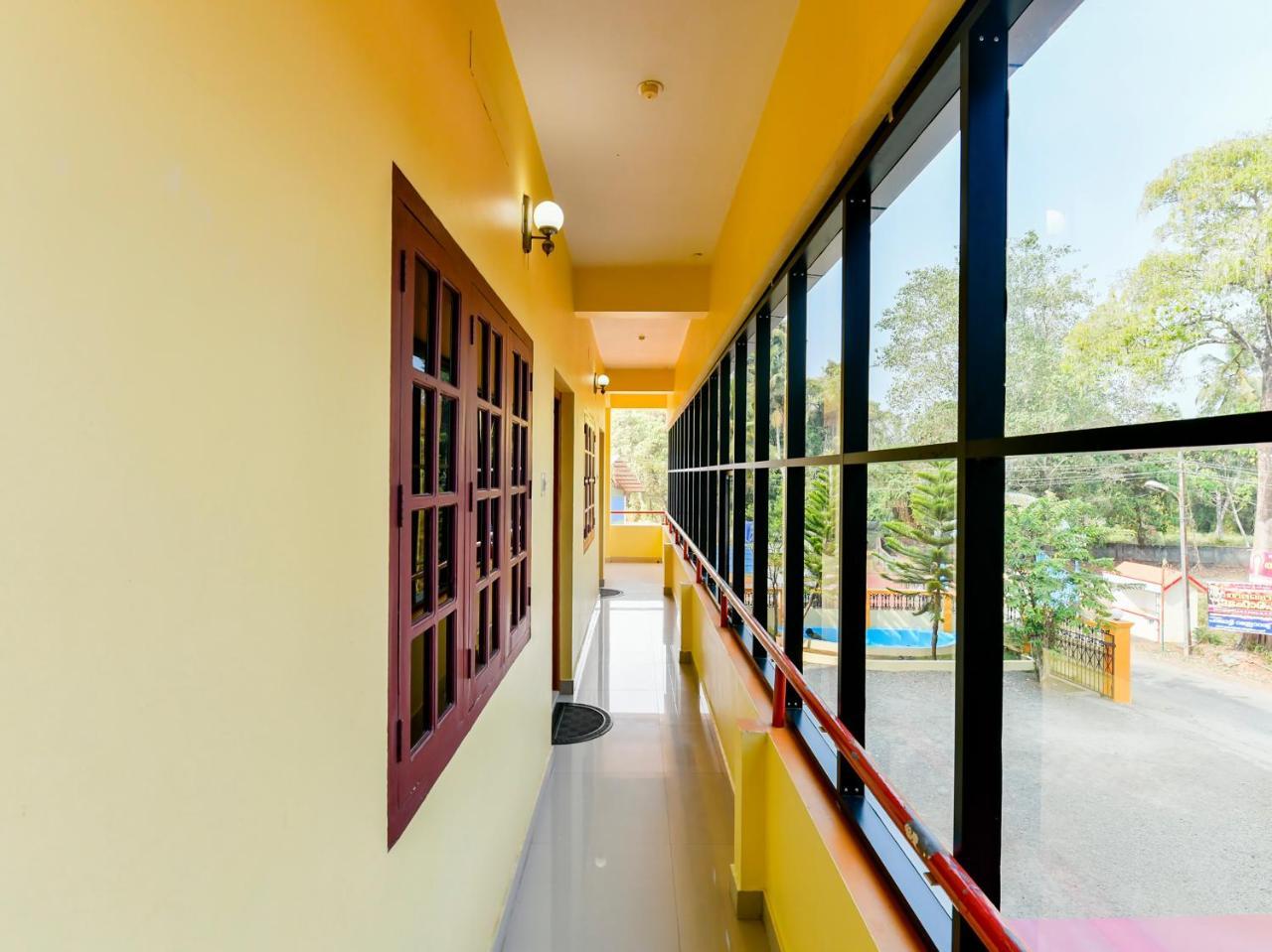 Thomson Regency Hotell Alwaye Exteriör bild