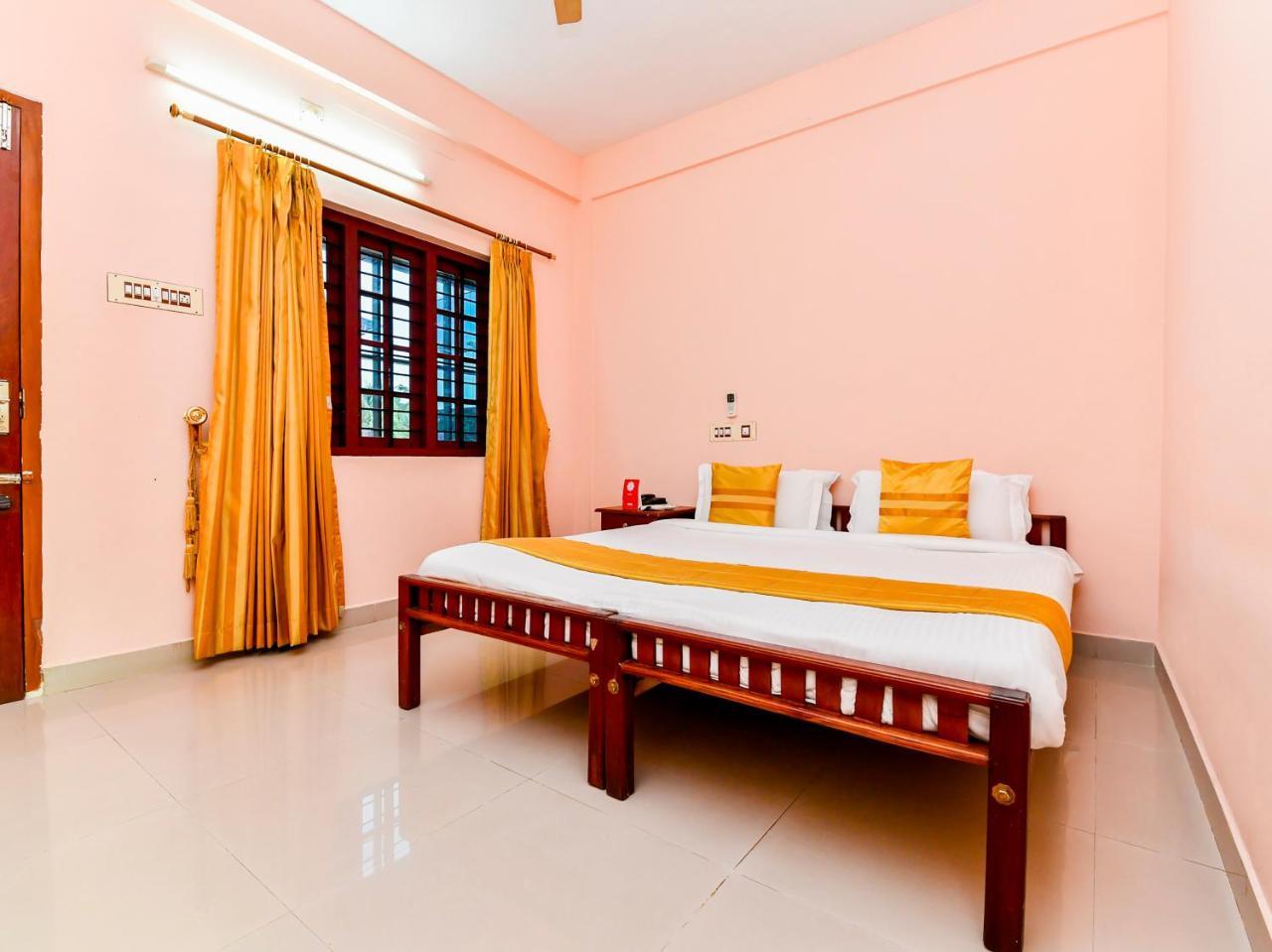 Thomson Regency Hotell Alwaye Exteriör bild