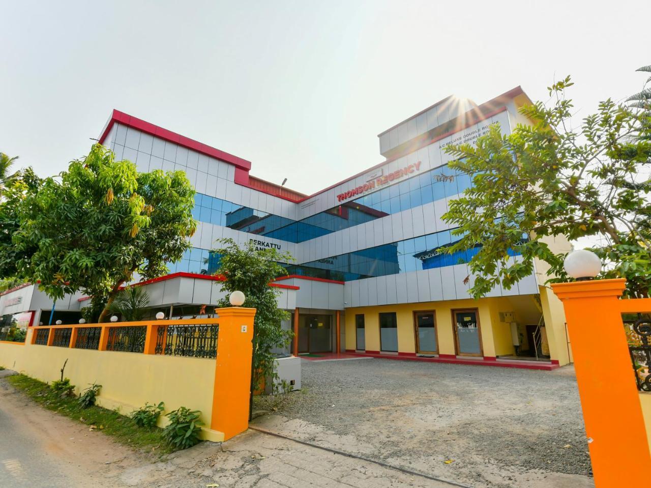 Thomson Regency Hotell Alwaye Exteriör bild